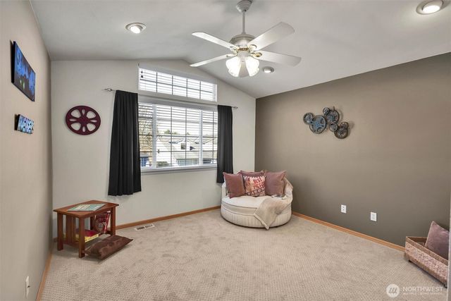 915 N Laurel Lane, Tacoma, WA 98406