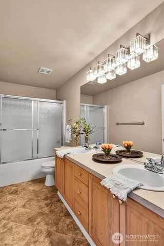 915 N Laurel Lane, Tacoma, WA 98406