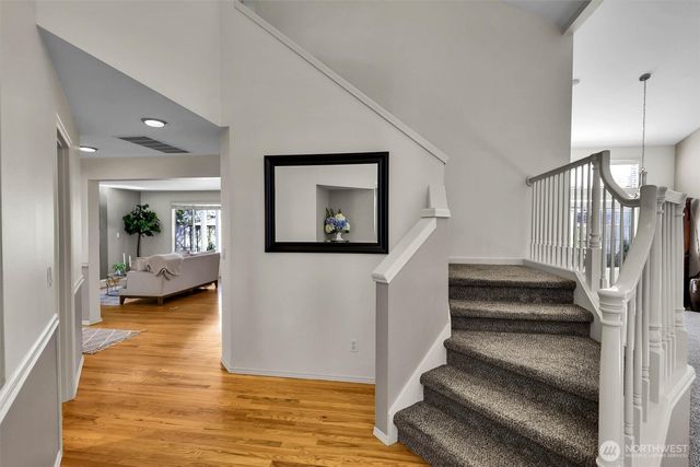 915 N Laurel Lane, Tacoma, WA 98406