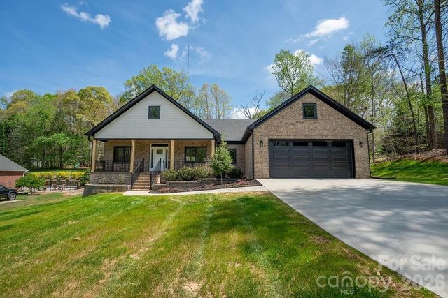 145 Creekwood Drive, Dallas, NC 28034