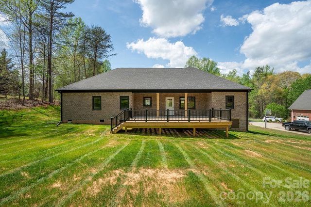 145 Creekwood Drive, Dallas, NC 28034