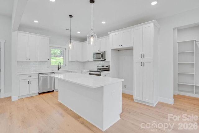145 Creekwood Drive, Dallas, NC 28034