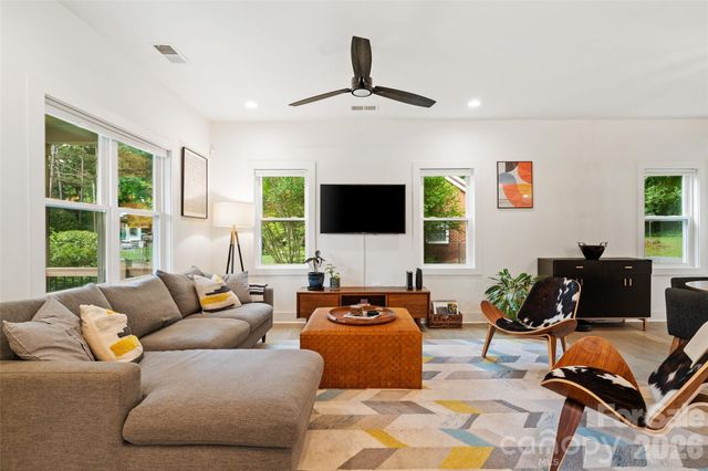 1900 Arnold Drive, Charlotte, NC 28205