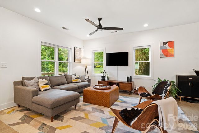 1900 Arnold Drive, Charlotte, NC 28205