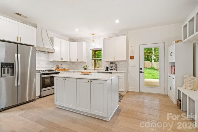 1900 Arnold Drive, Charlotte, NC 28205