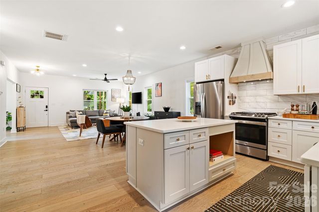 1900 Arnold Drive, Charlotte, NC 28205