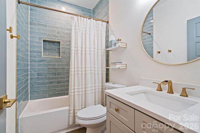 1900 Arnold Drive, Charlotte, NC 28205