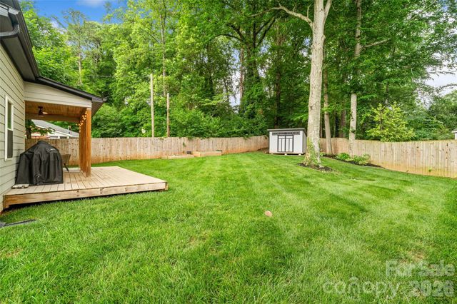 1900 Arnold Drive, Charlotte, NC 28205
