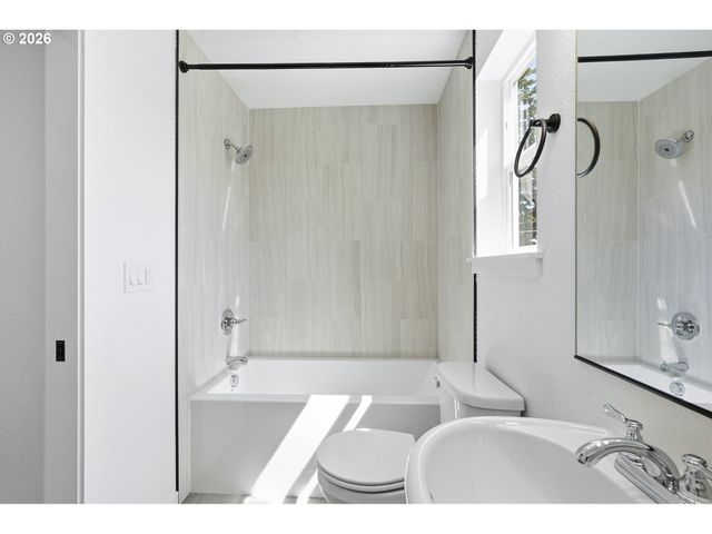 2701 Se 85TH Ave A, Portland, OR 97266