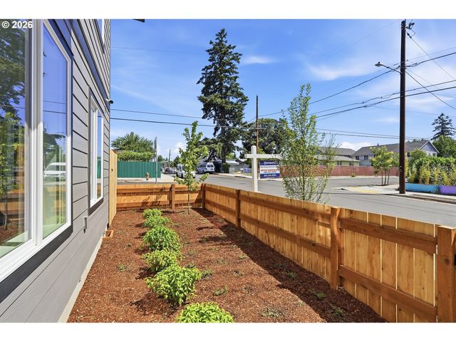 2701 Se 85TH Ave A, Portland, OR 97266