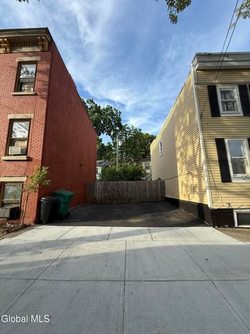 43 Myrtle Avenue, Albany, NY 12202