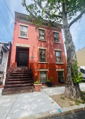 43 Myrtle Avenue, Albany, NY 12202