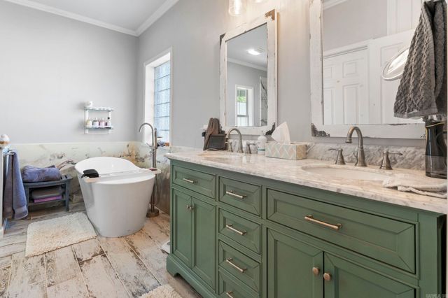 47 Lakeview Road, Houston, AR 72070