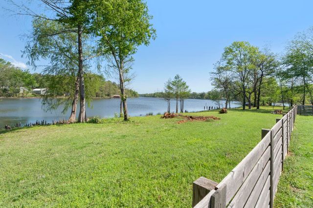 47 Lakeview Road, Houston, AR 72070