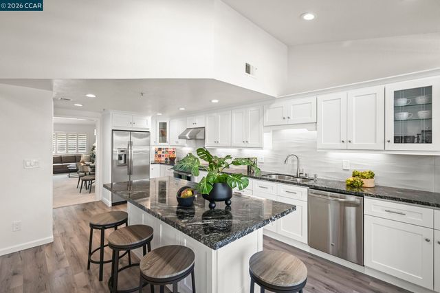 5201 Terra Granada Dr 2B, Walnut Creek, CA 94595