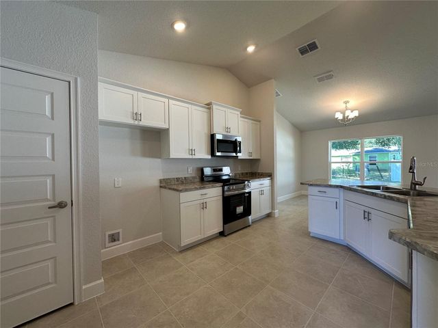 2 PINE COURSE TRAIL, Ocala, FL 34472