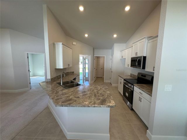 2 PINE COURSE TRAIL, Ocala, FL 34472