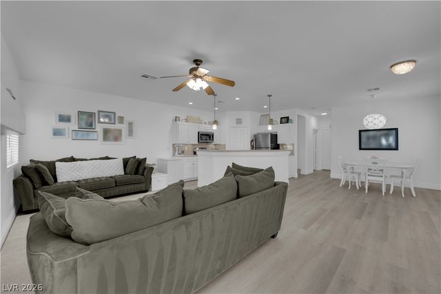 1083 Sheer Paradise Lane 3, Henderson, NV 89002