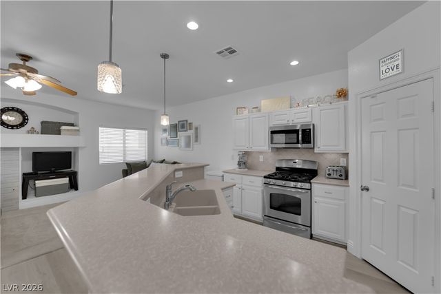 1083 Sheer Paradise Lane 3, Henderson, NV 89002