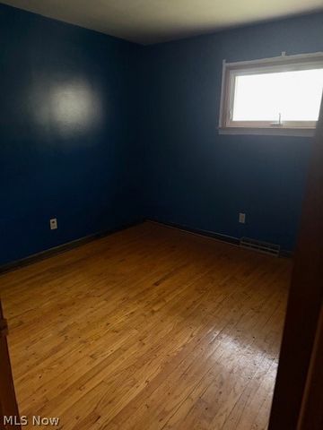 319 Russell Avenue, Cortland, OH 44410