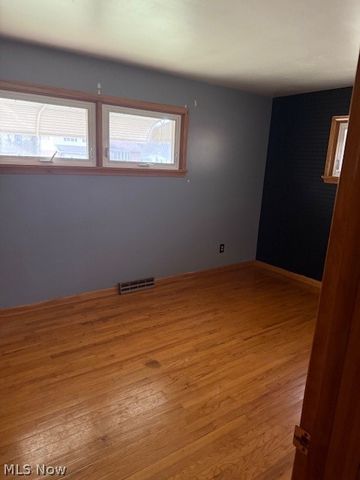 319 Russell Avenue, Cortland, OH 44410