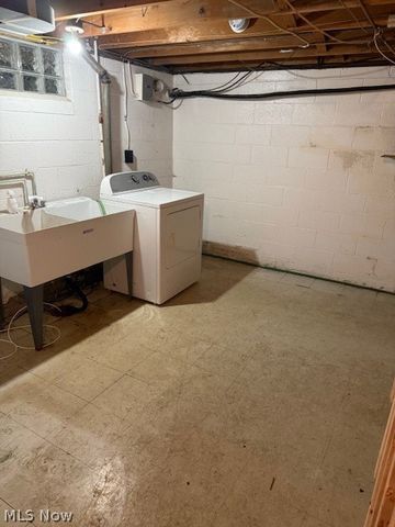 319 Russell Avenue, Cortland, OH 44410