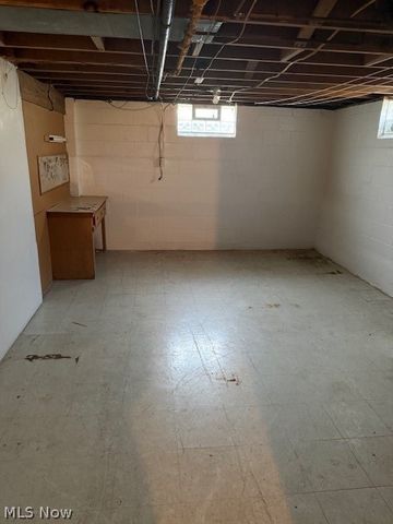 319 Russell Avenue, Cortland, OH 44410