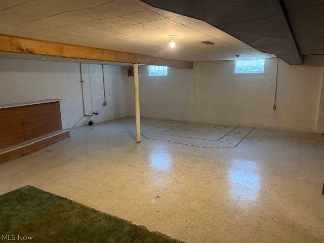 319 Russell Avenue, Cortland, OH 44410