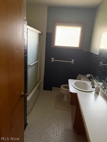 319 Russell Avenue, Cortland, OH 44410