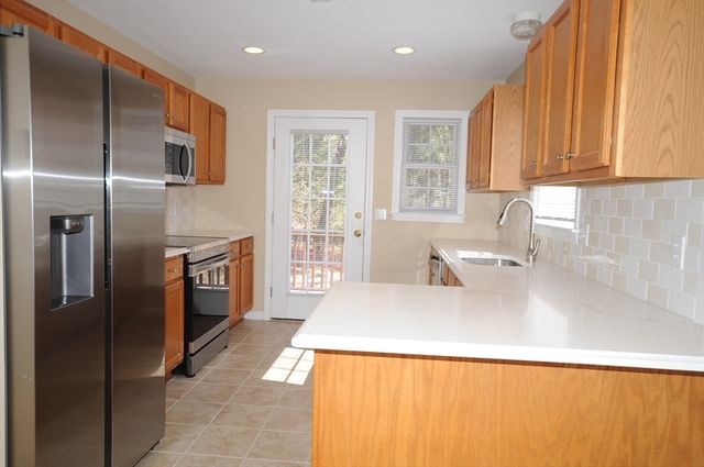 29 Carleton Pl 29, Wareham, MA 02558