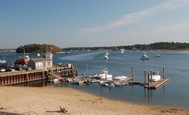 29 Carleton Pl 29, Wareham, MA 02558