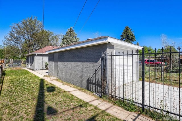 1558 Spruce Street, Denver, CO 80220