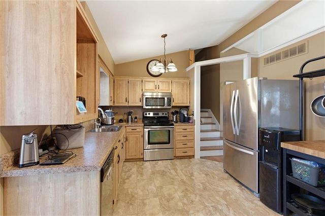 407 Glendale Road, Liberty, MO 64068