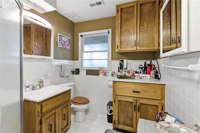 407 Glendale Road, Liberty, MO 64068