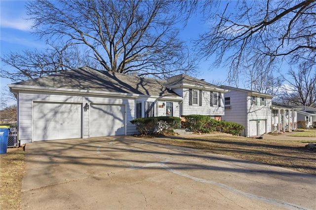 407 Glendale Road, Liberty, MO 64068