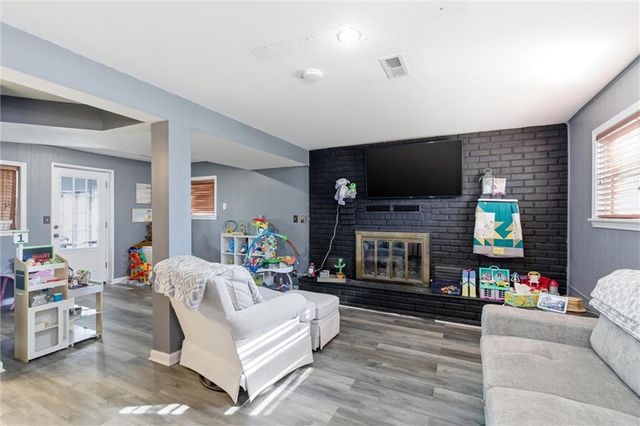 407 Glendale Road, Liberty, MO 64068