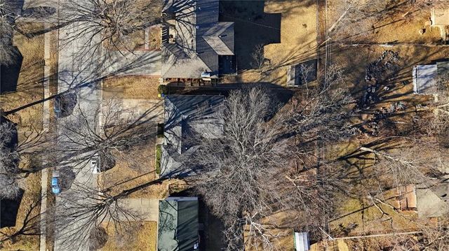 407 Glendale Road, Liberty, MO 64068