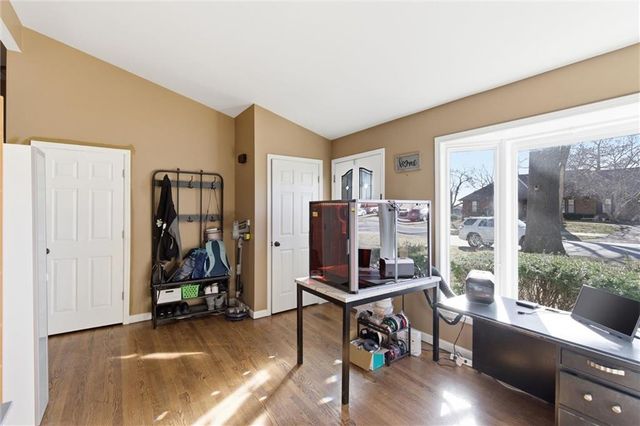 407 Glendale Road, Liberty, MO 64068