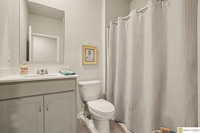 17511 Virginia Street, Omaha, NE 68136
