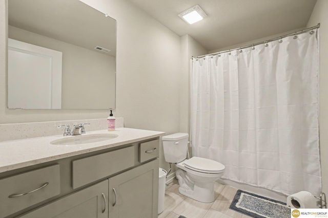 17511 Virginia Street, Omaha, NE 68136