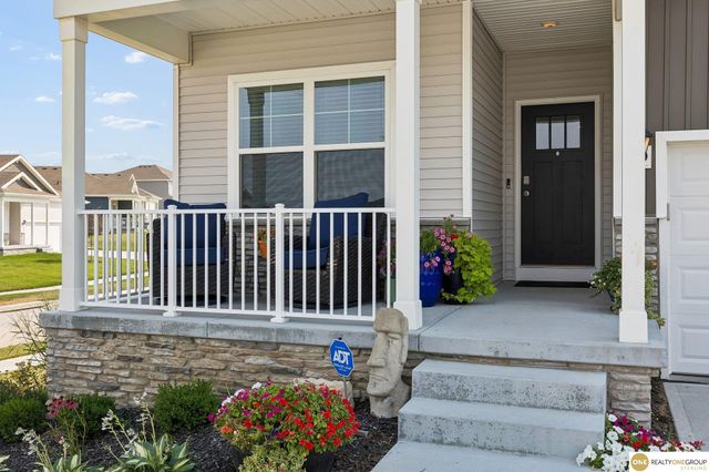 17511 Virginia Street, Omaha, NE 68136