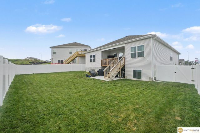 17511 Virginia Street, Omaha, NE 68136
