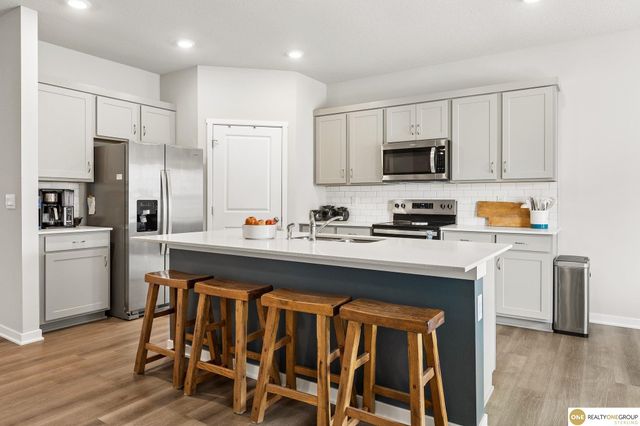 17511 Virginia Street, Omaha, NE 68136