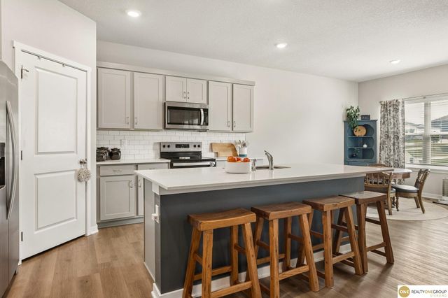 17511 Virginia Street, Omaha, NE 68136