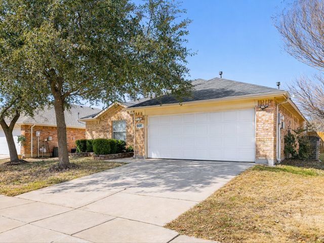 11813 Ponderosa Pine Drive, Fort Worth, TX 76244