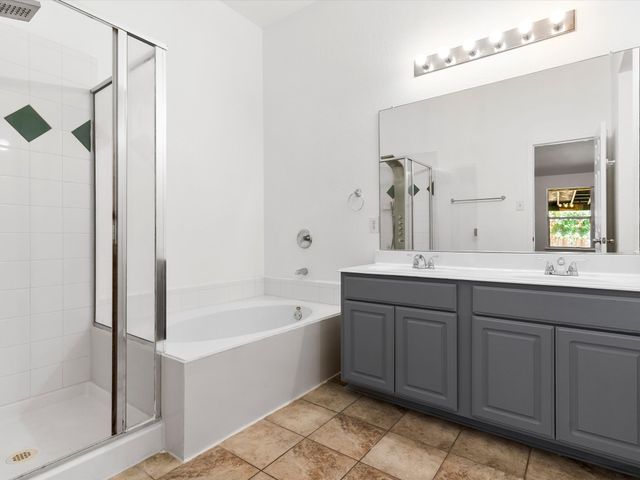 11813 Ponderosa Pine Drive, Fort Worth, TX 76244