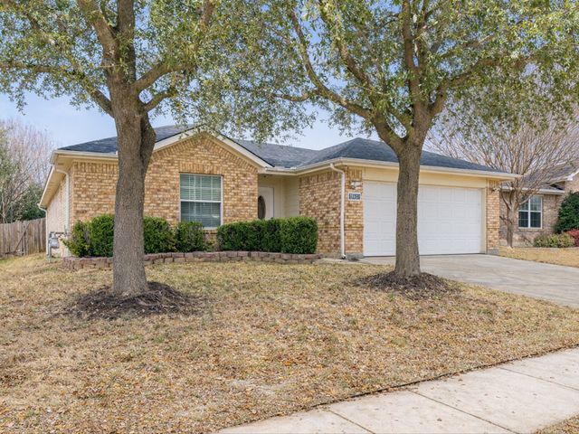 11813 Ponderosa Pine Drive, Fort Worth, TX 76244