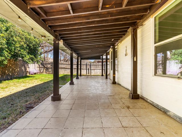 11813 Ponderosa Pine Drive, Fort Worth, TX 76244