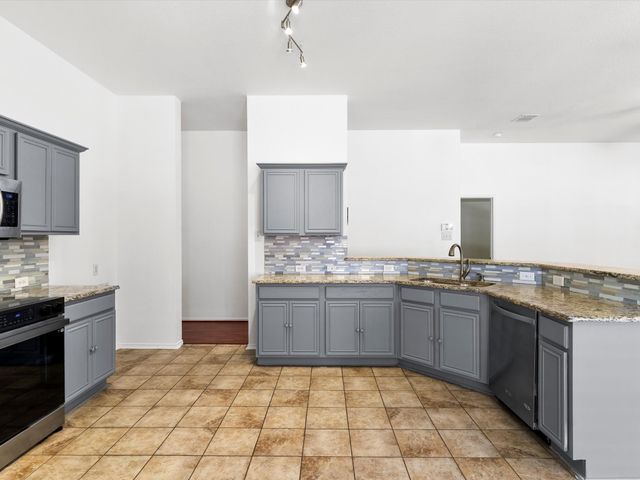 11813 Ponderosa Pine Drive, Fort Worth, TX 76244