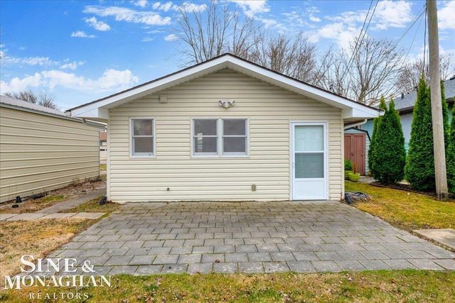 800 Ruskin Avenue, Algonac, MI 48001